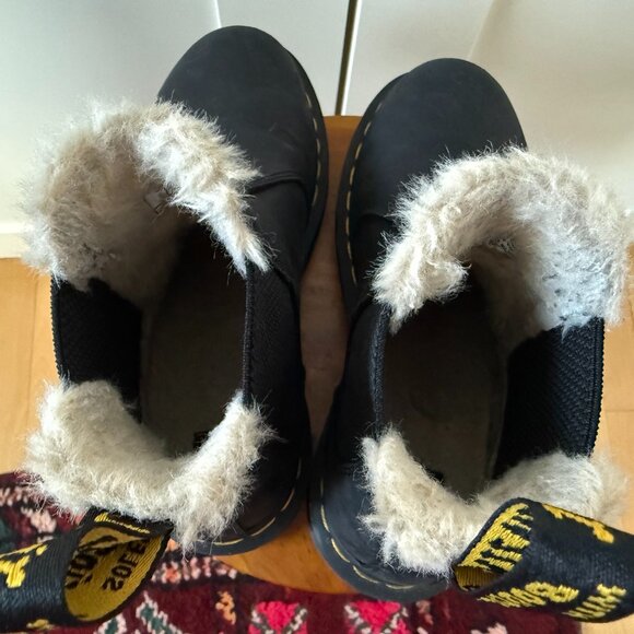 Dr Martens Faux Fur Lined Chelsea Boots - Picture 3 of 7